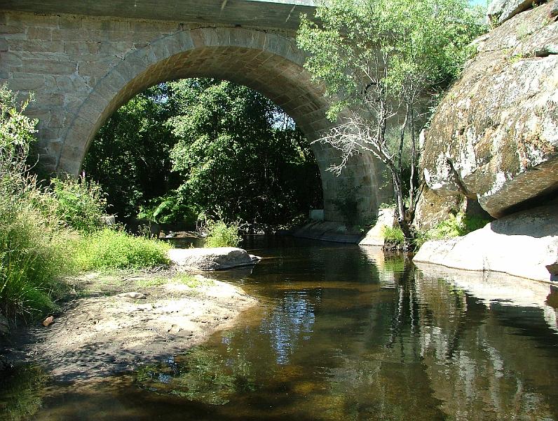 Ponte Romana Sobre o Rio Calvo.JPG